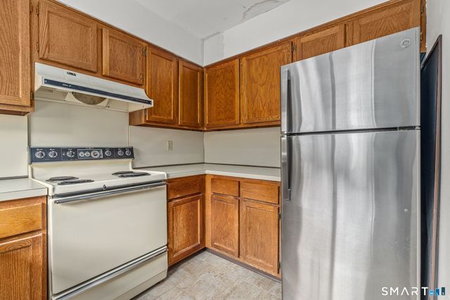 33 Deer Run 33, Bethel, CT 06801
