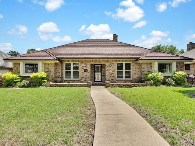 3306 Oxford Drive, Rowlett, TX 75088