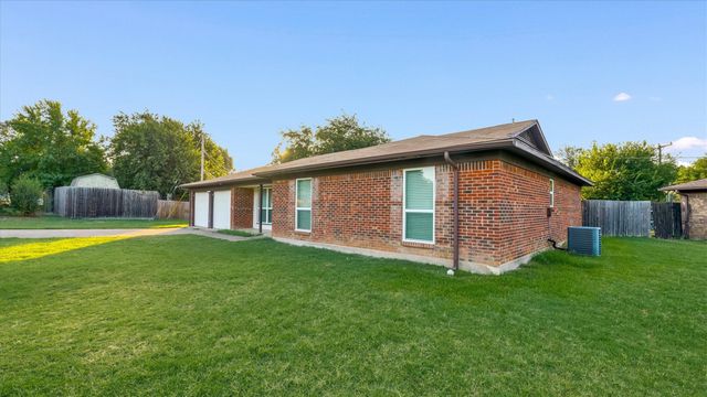 1500 High Ridge Road, Benbrook, TX 76126