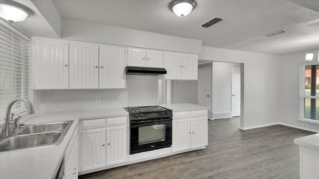 1500 High Ridge Road, Benbrook, TX 76126