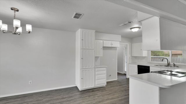 1500 High Ridge Road, Benbrook, TX 76126