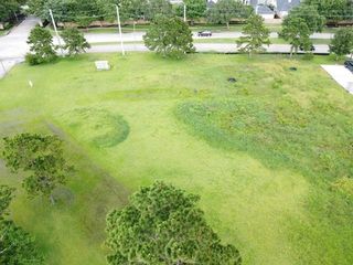 2920 W Walker Street, League City, TX 77573