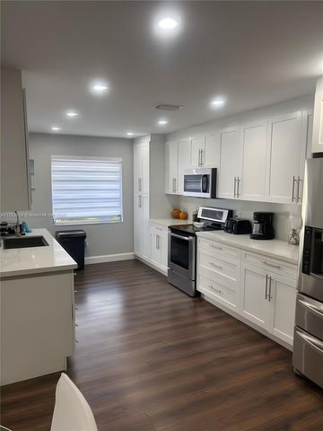 1398 Harbor View Dr, Fort Myers, FL 33917