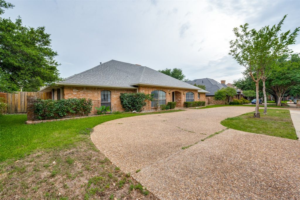 7028 Nicki Street, Dallas, TX 75252
