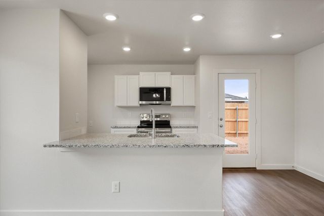 516 E 24th Street, Wolfforth, TX 79382