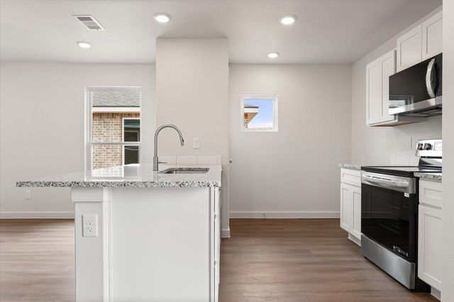 516 E 24th Street, Wolfforth, TX 79382