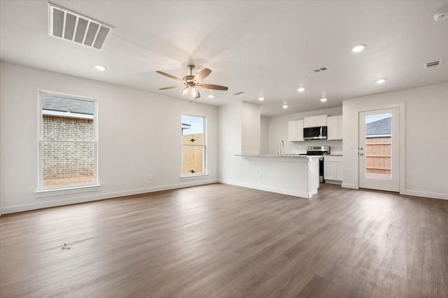 516 E 24th Street, Wolfforth, TX 79382