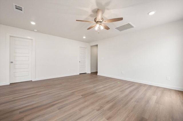 516 E 24th Street, Wolfforth, TX 79382