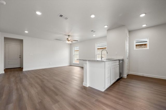 516 E 24th Street, Wolfforth, TX 79382