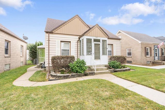 3945 E Somers AVENUE, Cudahy, WI 53110