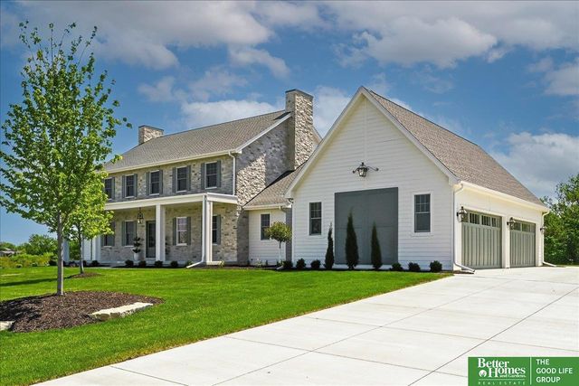 22569 Crestline Circle, Gretna, NE 68028