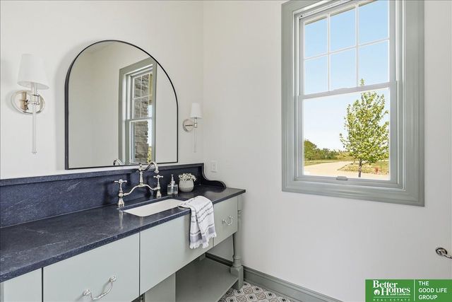 22569 Crestline Circle, Gretna, NE 68028