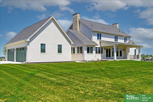 22569 Crestline Circle, Gretna, NE 68028