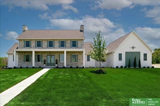 22569 Crestline Circle, Gretna, NE 68028