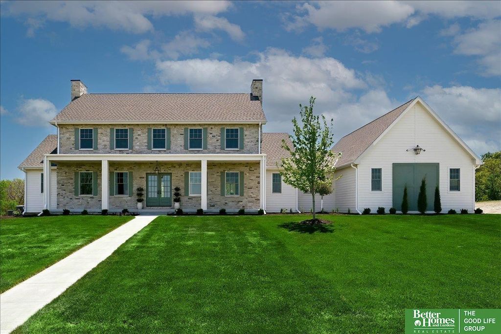 22569 Crestline Circle, Gretna, NE 68028
