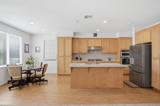 1950 Trail Way, Turlock, CA 95382