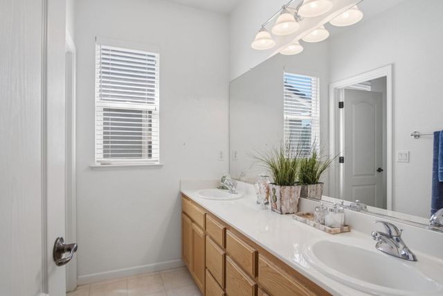 1950 Trail Way, Turlock, CA 95382