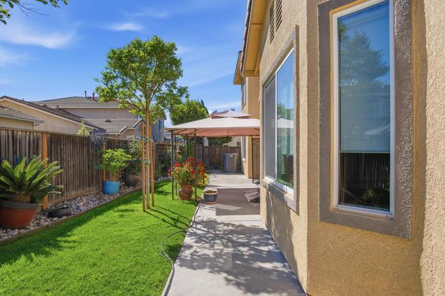 1950 Trail Way, Turlock, CA 95382