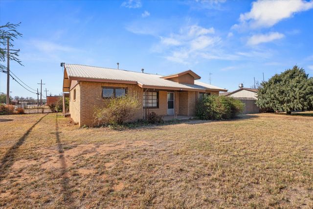 1108 8th Street, Shallowater, TX 79363