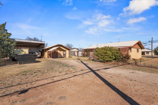 1108 8th Street, Shallowater, TX 79363