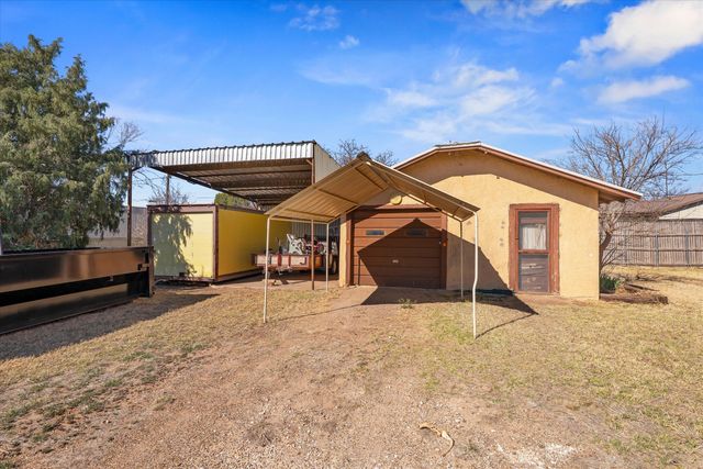 1108 8th Street, Shallowater, TX 79363