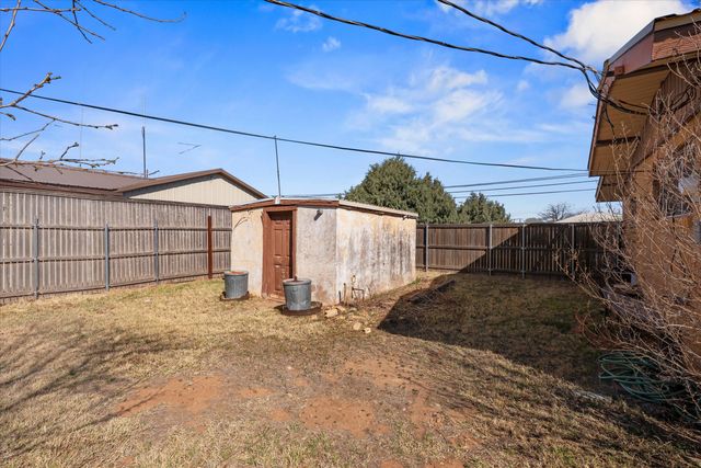 1108 8th Street, Shallowater, TX 79363