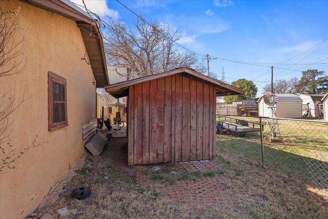 1108 8th Street, Shallowater, TX 79363