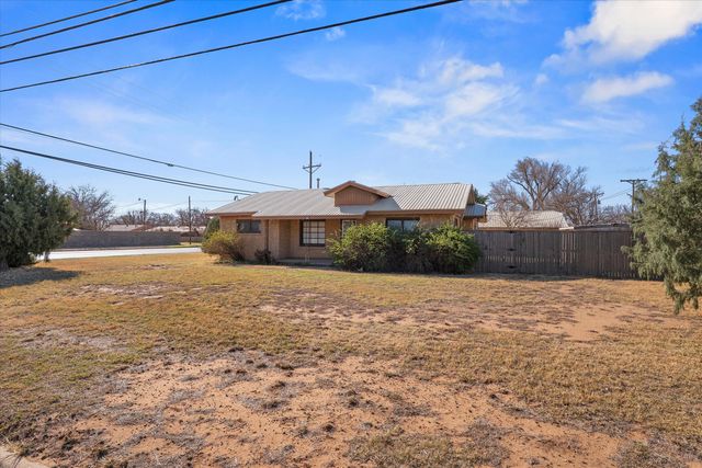 1108 8th Street, Shallowater, TX 79363