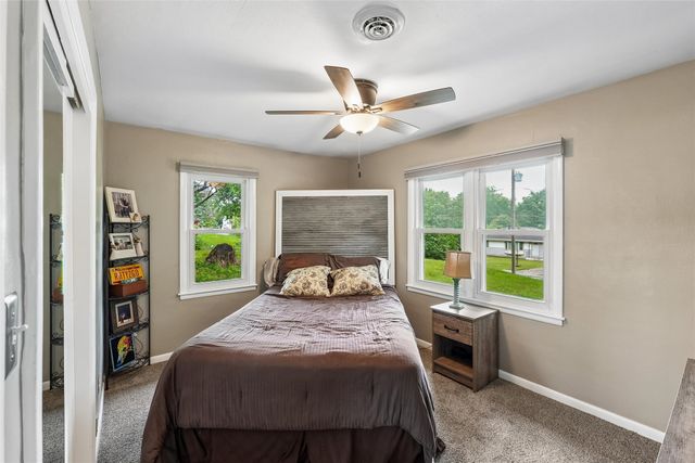 431 E Pleasant View Drive, Des Moines, IA 50315