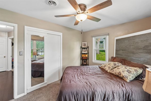 431 E Pleasant View Drive, Des Moines, IA 50315