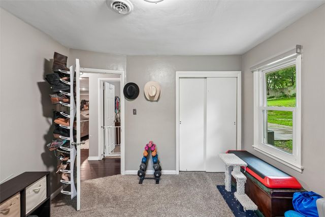 431 E Pleasant View Drive, Des Moines, IA 50315