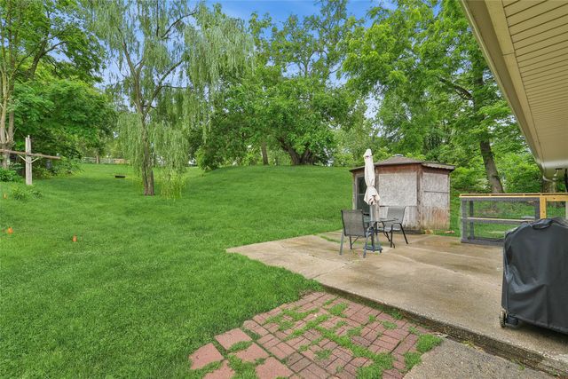 431 E Pleasant View Drive, Des Moines, IA 50315