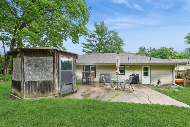 431 E Pleasant View Drive, Des Moines, IA 50315
