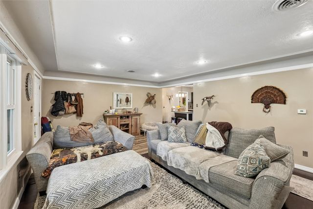 431 E Pleasant View Drive, Des Moines, IA 50315