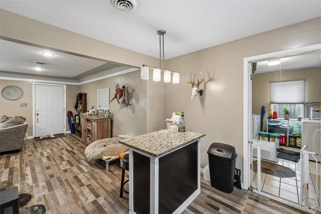 431 E Pleasant View Drive, Des Moines, IA 50315