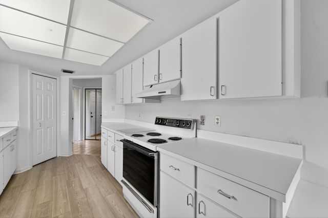 108 Village Walk Drive, Royal Palm Beach, FL 33411