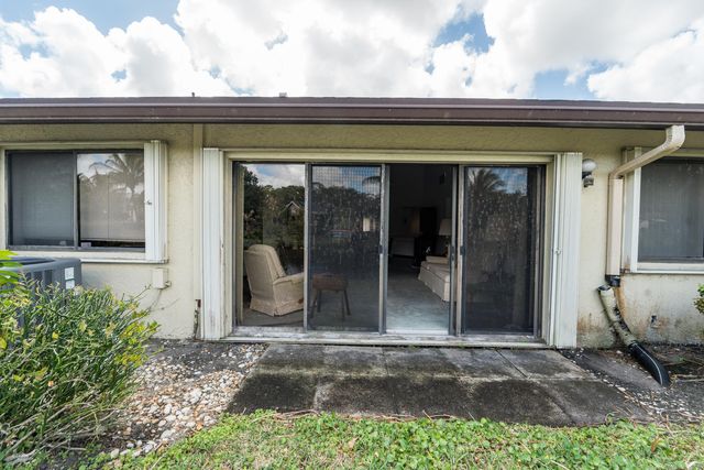 108 Village Walk Drive, Royal Palm Beach, FL 33411