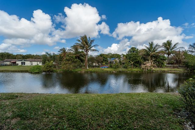 108 Village Walk Drive, Royal Palm Beach, FL 33411