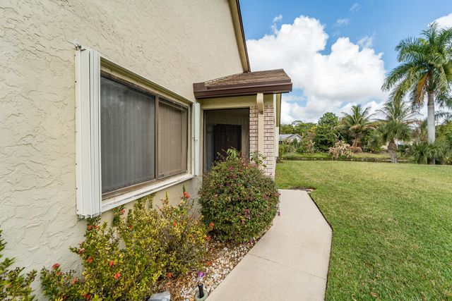 108 Village Walk Drive, Royal Palm Beach, FL 33411