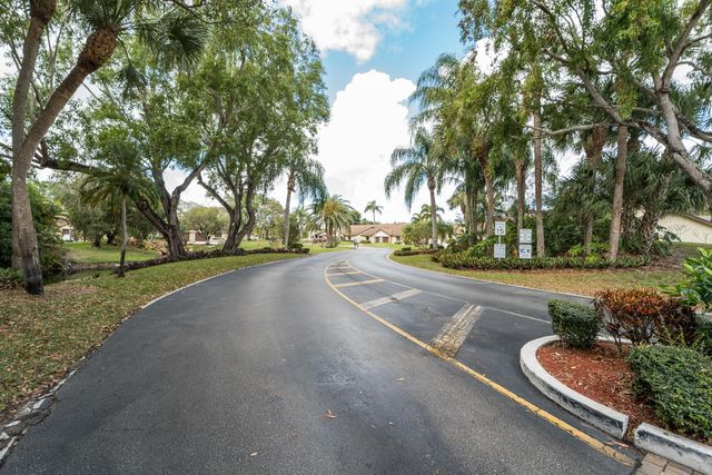 108 Village Walk Drive, Royal Palm Beach, FL 33411