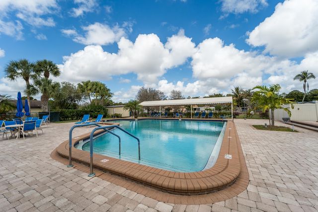 108 Village Walk Drive, Royal Palm Beach, FL 33411