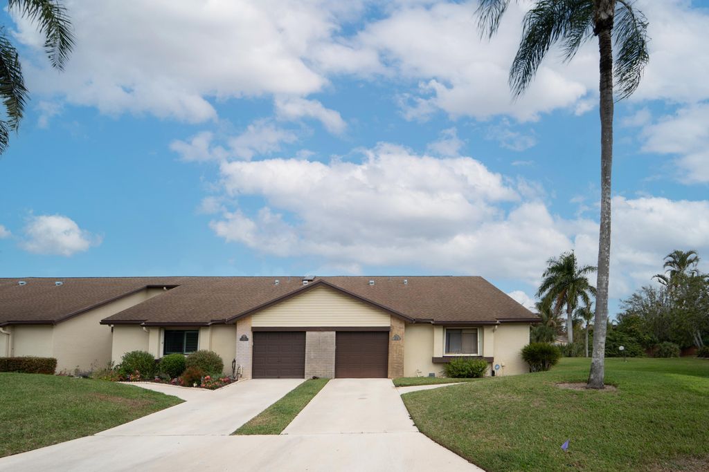 108 Village Walk Drive, Royal Palm Beach, FL 33411