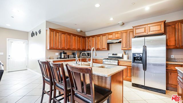 16051 Los Cedros Avenue, Fontana, CA 92336