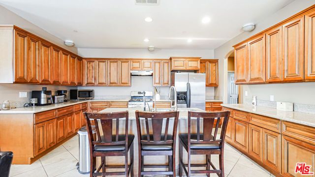 16051 Los Cedros Avenue, Fontana, CA 92336