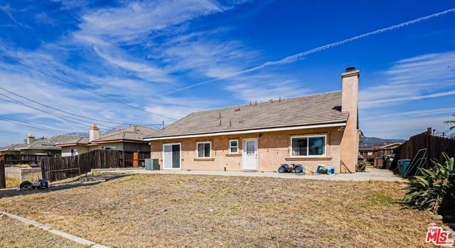 16051 Los Cedros Avenue, Fontana, CA 92336