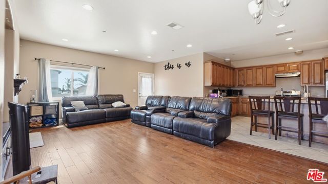 16051 Los Cedros Avenue, Fontana, CA 92336