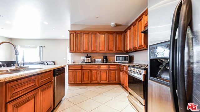 16051 Los Cedros Avenue, Fontana, CA 92336