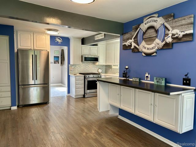 9831 Kress Road, Hamburg Township, MI 48169
