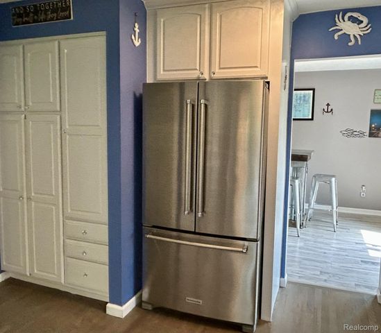 9831 Kress Road, Hamburg Township, MI 48169