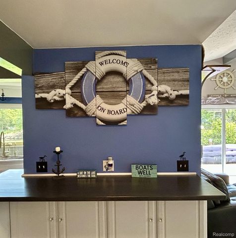 9831 Kress Road, Hamburg Township, MI 48169